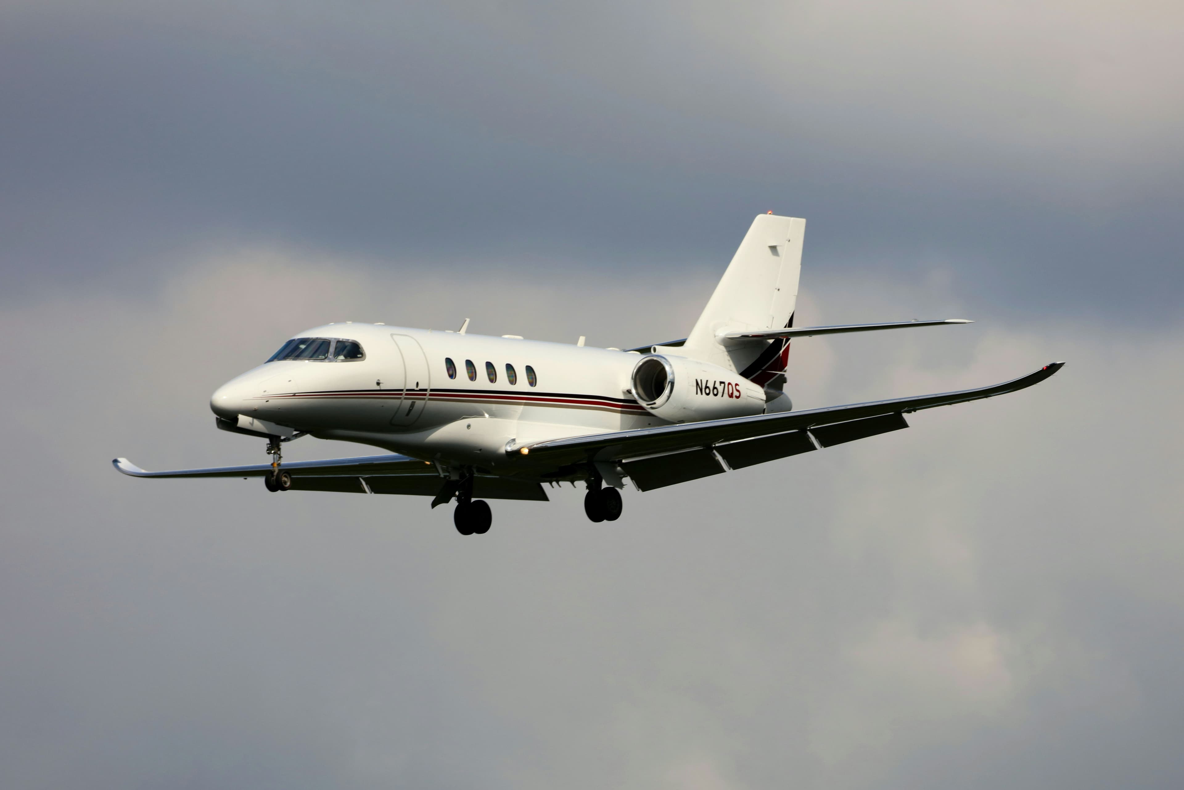 Mid-Size Jets - Mid-size jets offer balanced performance for medium-range private jet charter routes. Comfortable ca
